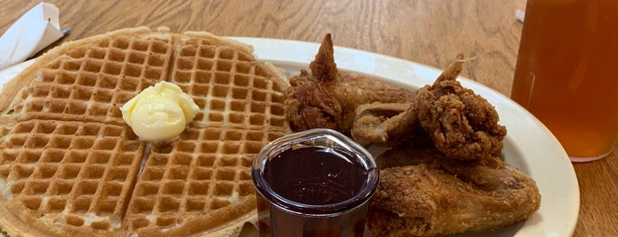 Roscoe's House of Chicken and Waffles is one of City of Angels.