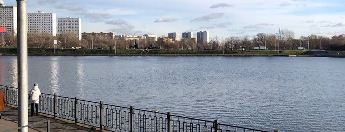 Кожуховский пруд is one of Next ponds to visit in Moscow.