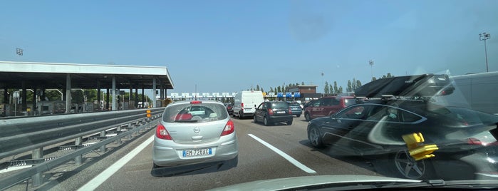 A57 - Barriera Tangenziale di Mestre is one of A4 fino a Verona.