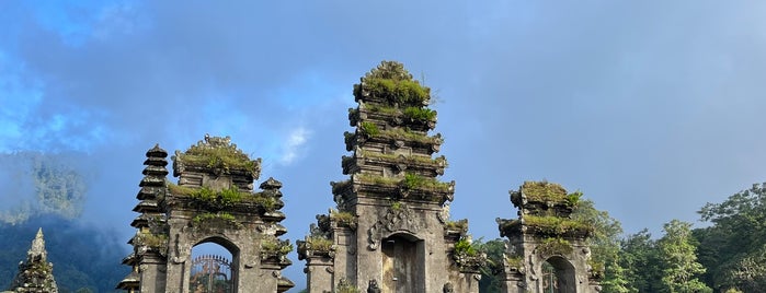 Pura Ulun Danu Tamblingan is one of Bali.