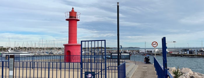 Faro Rojo De Cambrils is one of Lighthouses Route.
