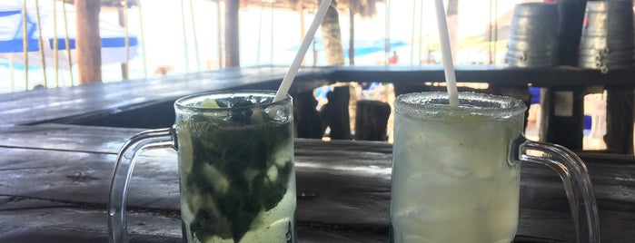El Pirata Beach Bar is one of Locais curtidos por Ivette.