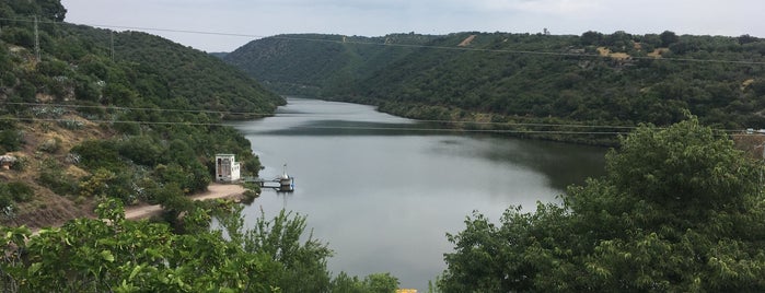 Sendero Río Bezémbar is one of ¿Qué visitar en el entorno de Almodóvar del Río?.