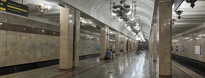 Abdulla Qodirii Station is one of 3号線ユヌサバード線（8駅）Yunusobod Line.