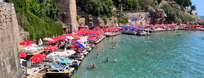 Mermerli Plajı is one of Lugares favoritos de Elif.