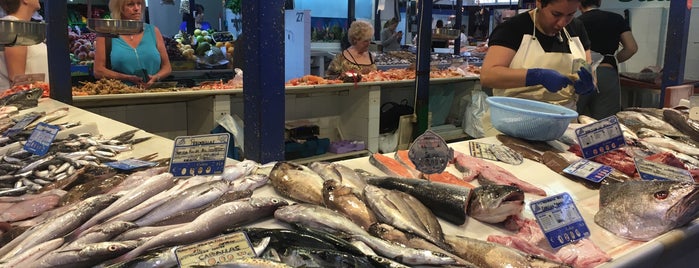 Mercado de Abastos is one of Lugares favoritos de Álvaro.