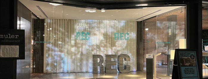 Hotel REC is one of Barcelona Hotel.