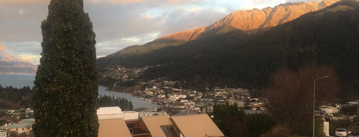 Queenstown Hill is one of Marina: сохраненные места.