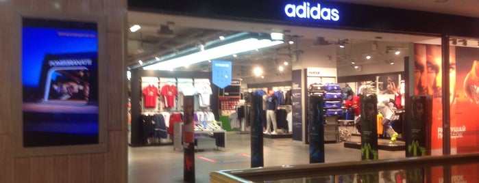 adidas is one of Tempat yang Disukai Igor.