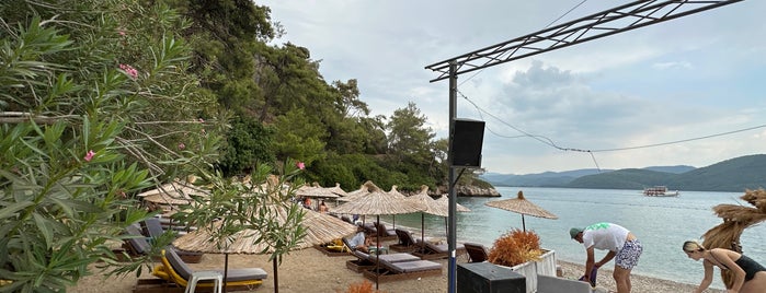 Çınar Beach Club is one of Akyaka.