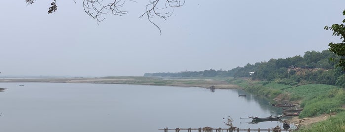 Irrawaddy River is one of Bagan.