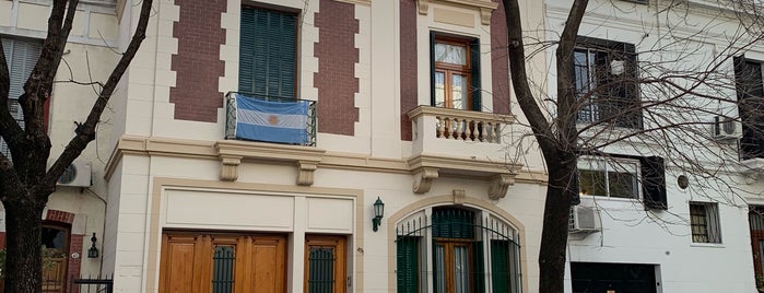 Barrio Inglés is one of Los 100 Barrios Porteños.