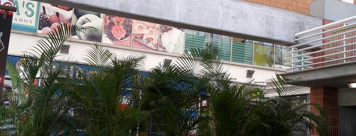 C.C. Valle Arriba Market Center is one of Must-visit Malls in Caracas.