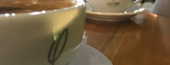 Lalena Coffee House is one of Posti che sono piaciuti a Diamond Crab.