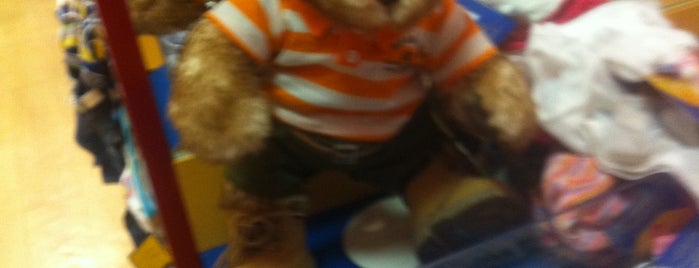 Build-A-Bear Workshop is one of Lugares favoritoa.