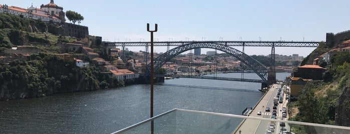 Hotel Eurostars Porto Douro is one of Tempat yang Disukai Jules.