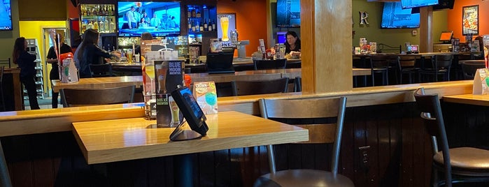 Applebee's Grill + Bar is one of Local.