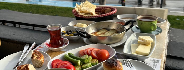 Rumeli Kale Cafe&Pastane,Bebek is one of Kahvaltılık.