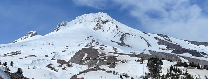 Mount Hood is one of Oregon.
