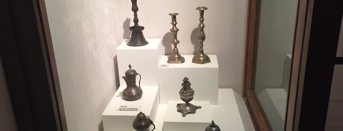 Bergama Müzesi is one of Pınar'ın Beğendiği Mekanlar.