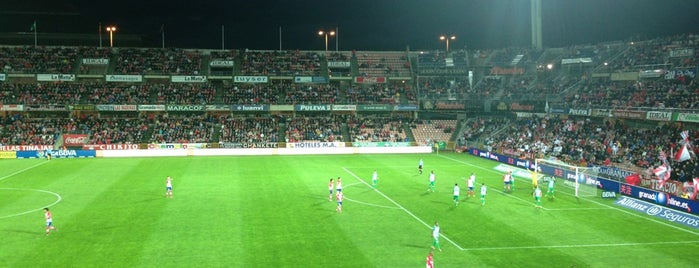Estadio Nuevo Los Cármenes is one of Soccer Stadiums.