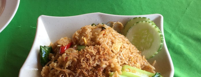 Sawadee Thai Seafood is one of สถานที่ที่ 🌞 Steve ถูกใจ.