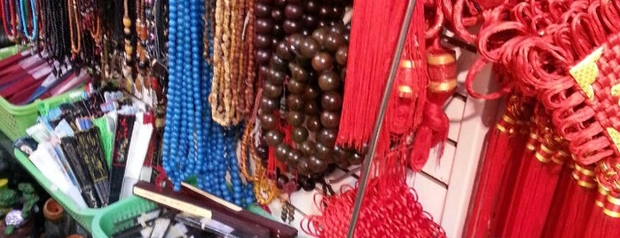Lucky Stone Jewelry & Craft is one of Posti che sono piaciuti a JRA.