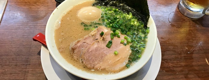 九州釜焚きとんこつ ばってんラーメン is one of 東京人'ın Kaydettiği Mekanlar.