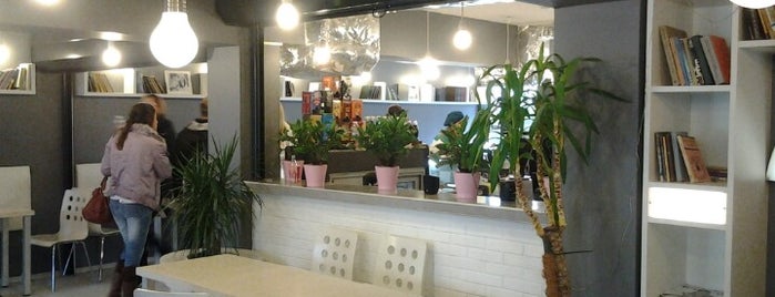 Bio Café is one of สถานที่ที่ Dessi Ch ถูกใจ.