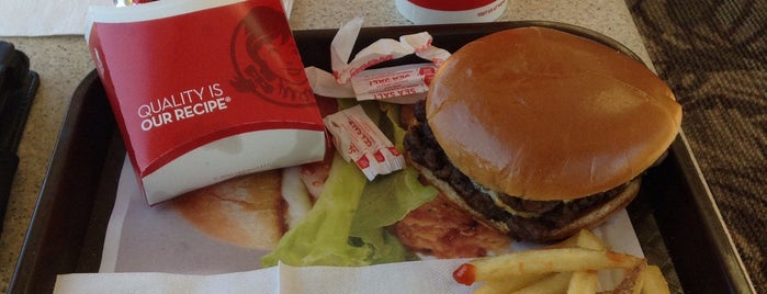 Wendy’s is one of The 13 Best Places for Fruity in Oakland.