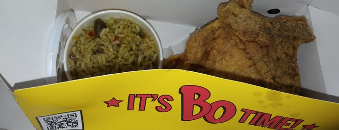 Bojangles' Famous Chicken 'n Biscuits is one of สถานที่ที่ Daron ถูกใจ.