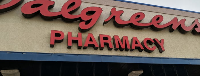 Walgreens is one of Zachさんのお気に入りスポット.