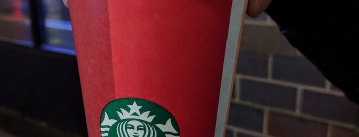 Starbucks is one of Lieux qui ont plu à Modesta.