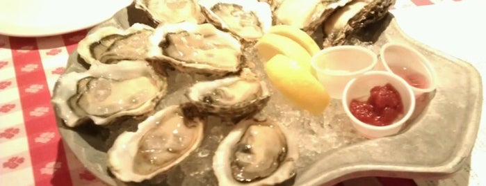 Grand Central Oyster Bar & Restaurant 丸の内店 is one of My favorite place.