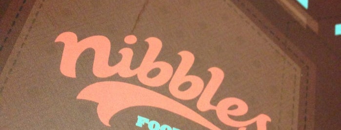 Nibbles Food & Fun is one of Restaurantes.
