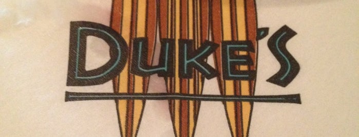 Duke's Barefoot Bar is one of Lieux qui ont plu à Todd.