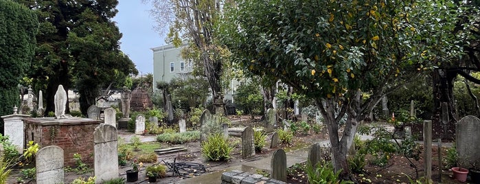 Mission Dolores Cemetery is one of cali.
