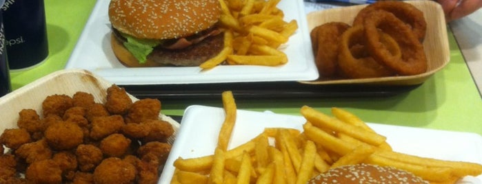 Burger & Co. is one of Ristoranti e locali da provare.