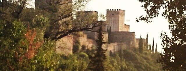 Fuente del Avellano is one of alternative spots in Granada.