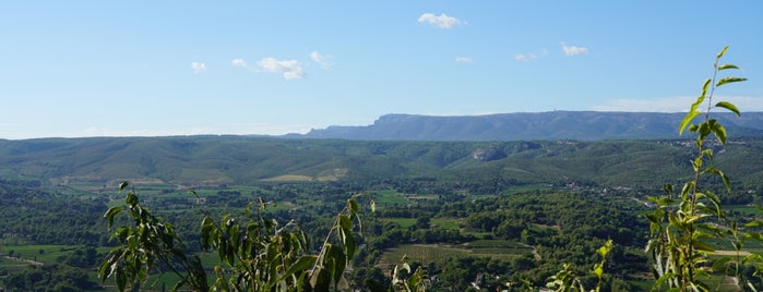 Le Castellet is one of Provence-Côte d'Azur.