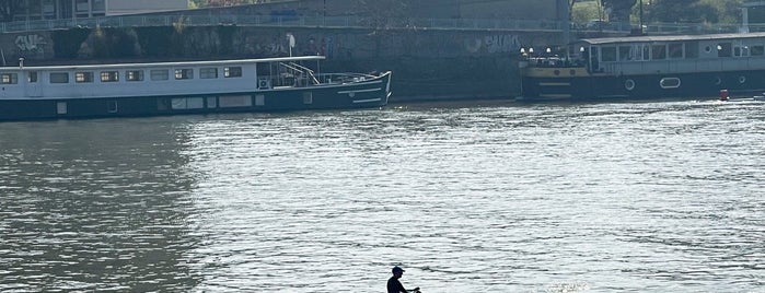 Parc Nautique de l'Île de Monsieur is one of Paris campagne.