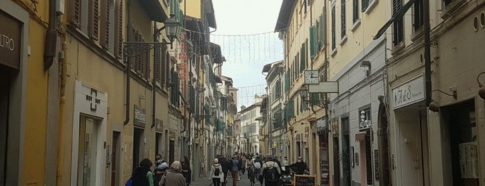 Borgo la Croce is one of Florence.