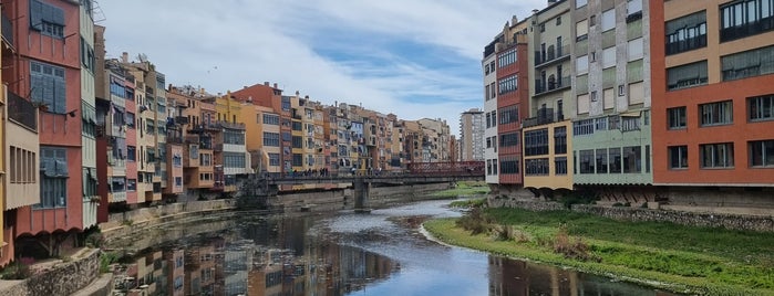 Casa Moner is one of Girona.