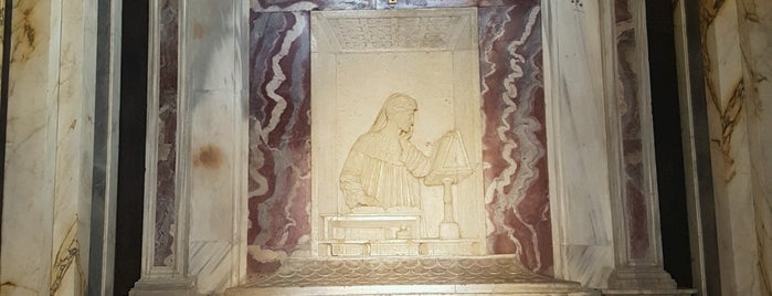 Dantis Poetae Sepulcrum is one of Ravenna.