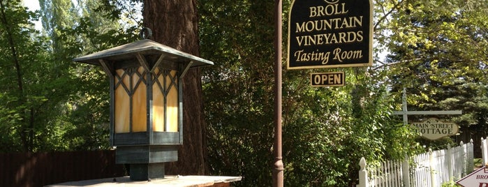 Broll Mountain Vineyards is one of Murphys CA.