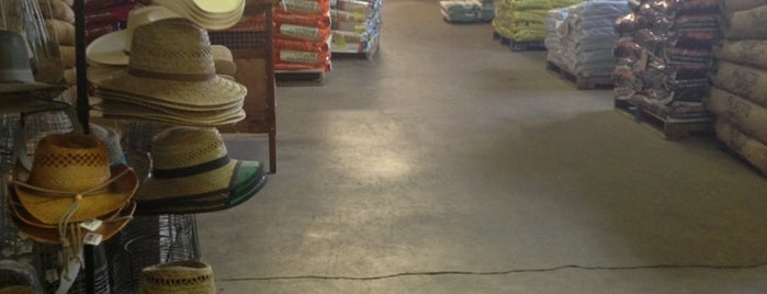 Standard Feed & Seed Co is one of SHIPPING / RECEIVING CUSTOMERS.