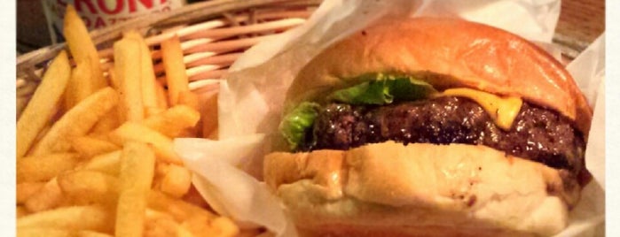 Tommi's Burger Joint is one of Plwmさんの保存済みスポット.