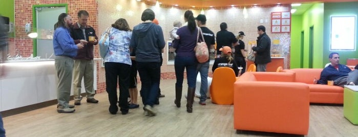 Orange Leaf is one of สถานที่ที่ Michiyo ถูกใจ.