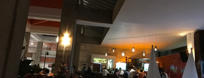 Lobby Bar Meliã is one of Orte, die Manuel gefallen.