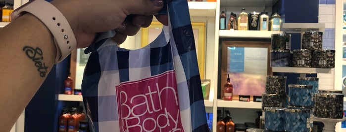 Bath & Body Works is one of Orte, die Jessica gefallen.